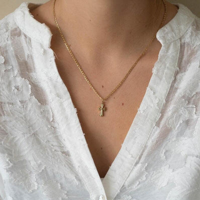 Collier petite croix chrétienne acier inoxydable or pour femme